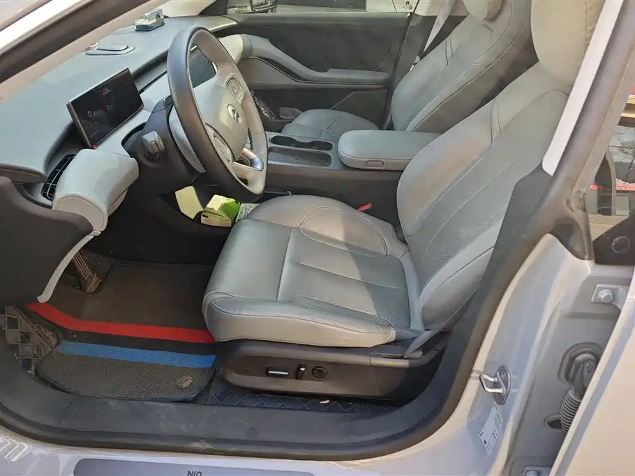 NIO ET5