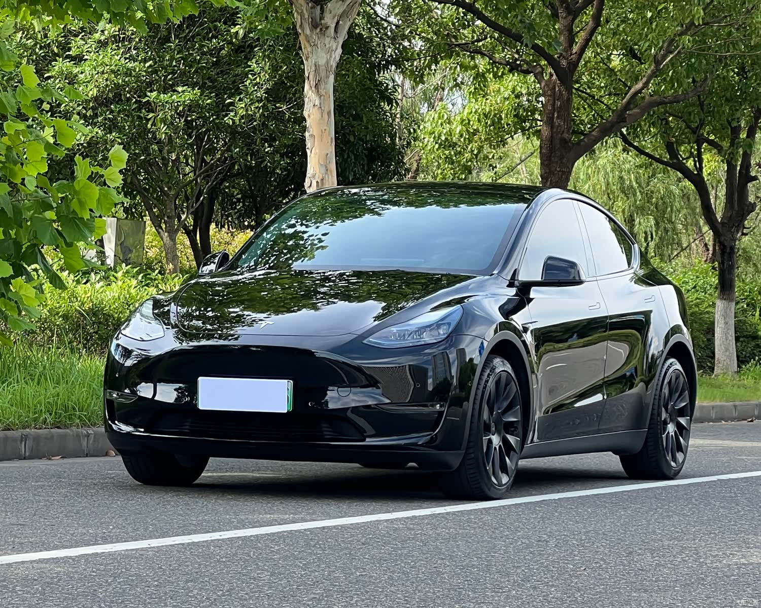 Tesla Model Y, 2023 1
