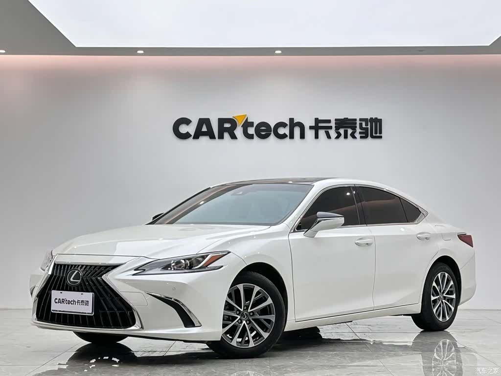 Lexus ES, 2022 1