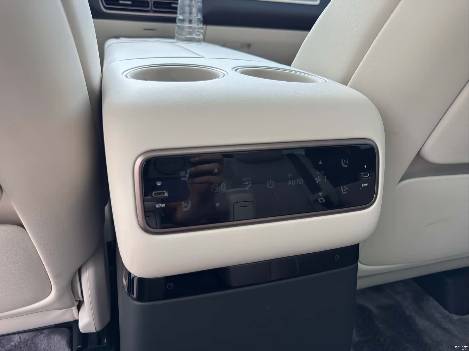Li Auto MEGA, 2025 14