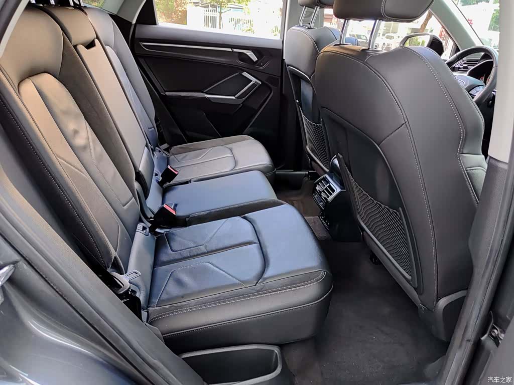 Audi Q3, 2022 11