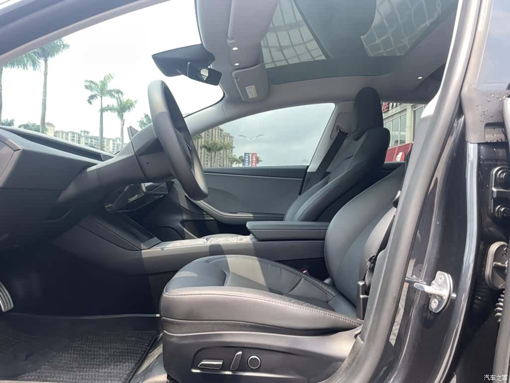 Tesla Model 3, 2025 22