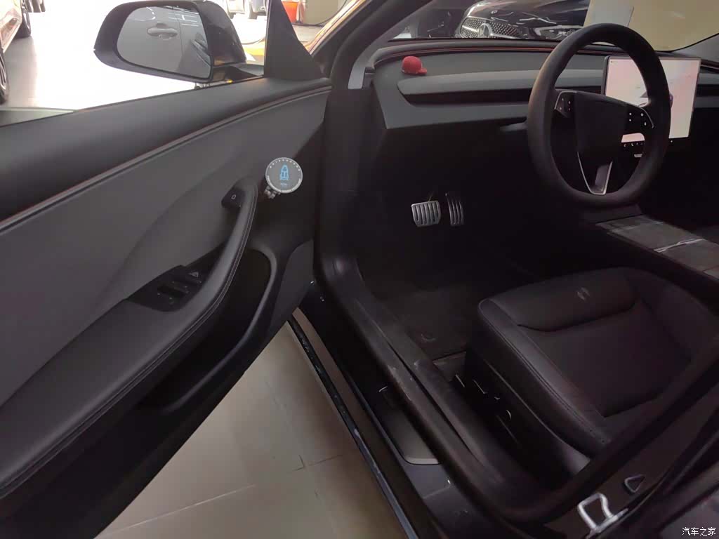 Tesla Model 3, 2025 9