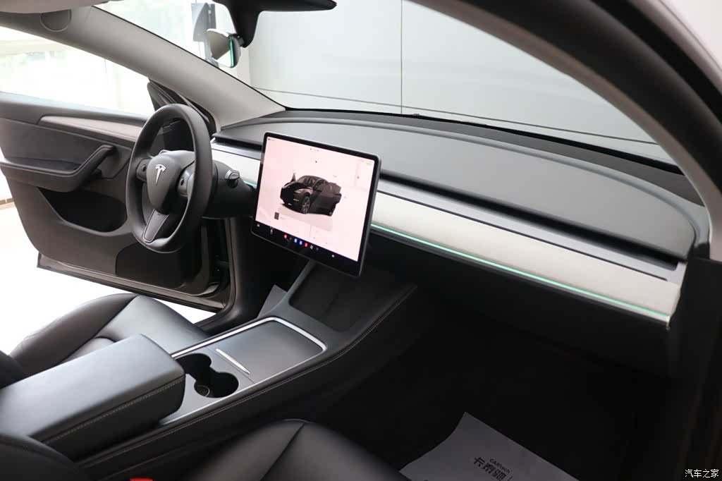 Tesla Model Y, 2024 21