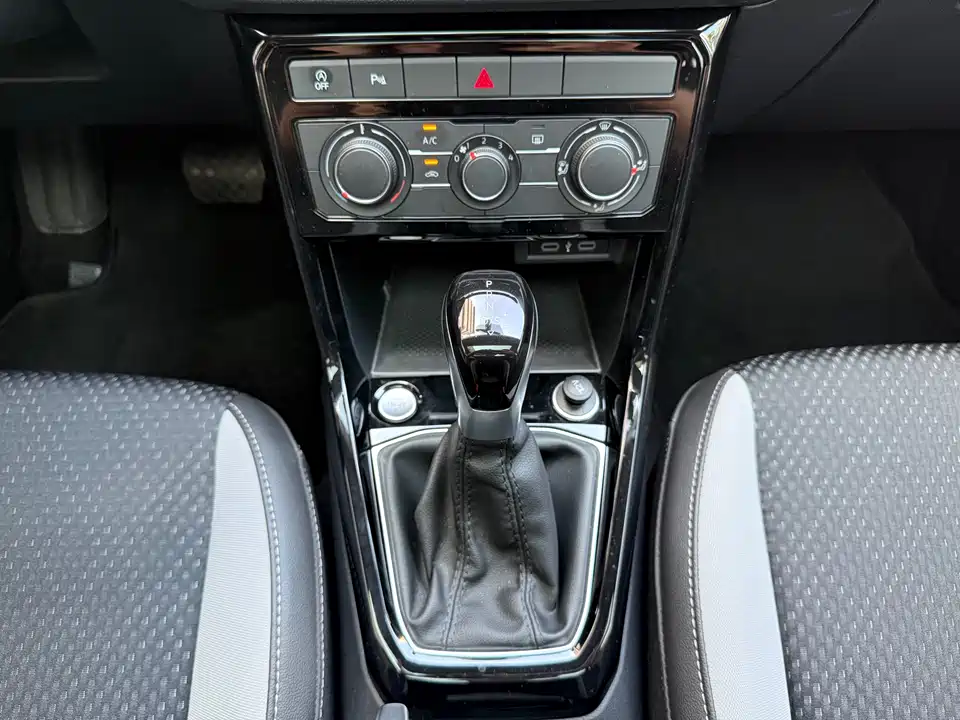 Volkswagen Exploring the shadow