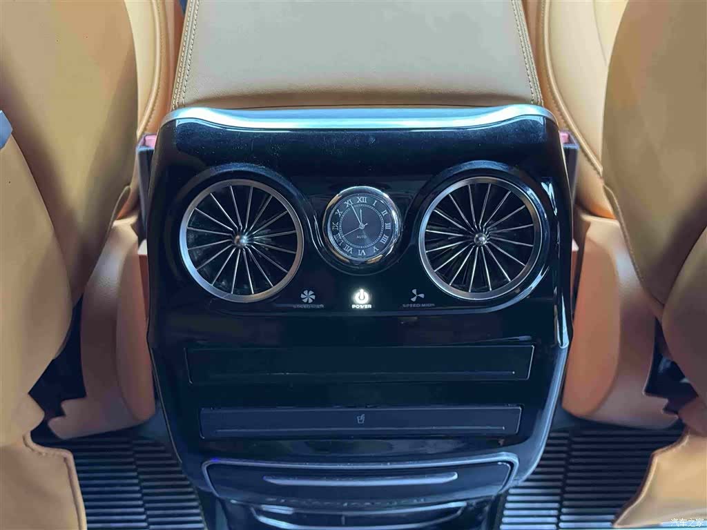 Mercedes-Benz 7, 2024 12