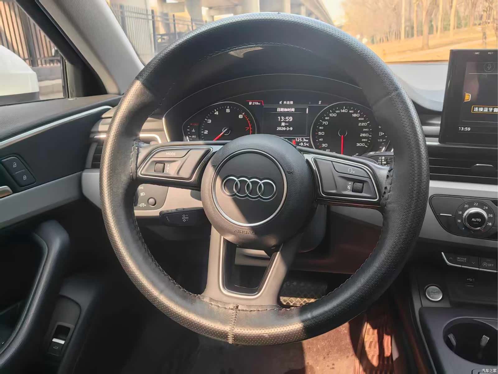 Audi A4L, 2019 9