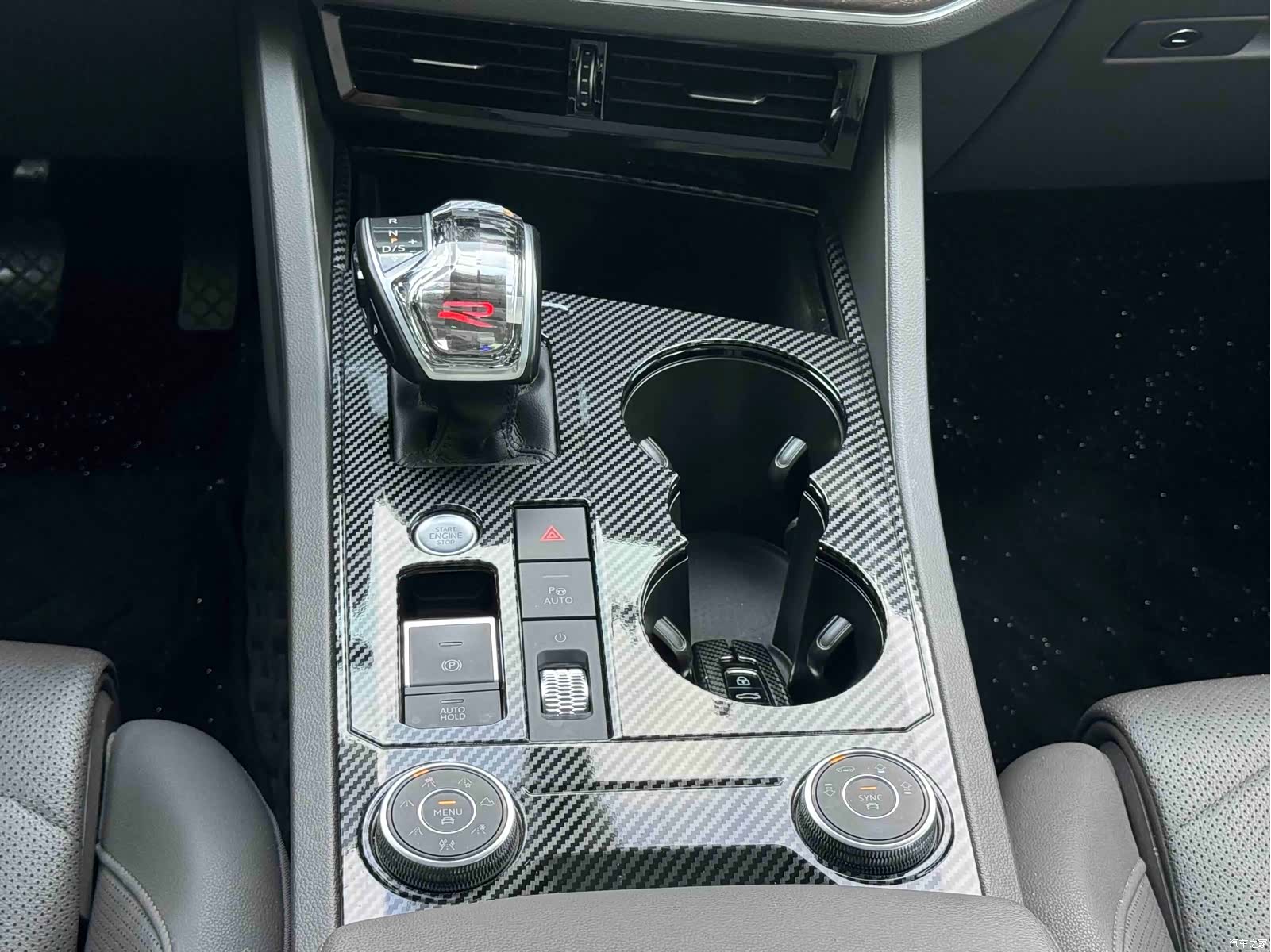Volkswagen Touareg, 2020 10