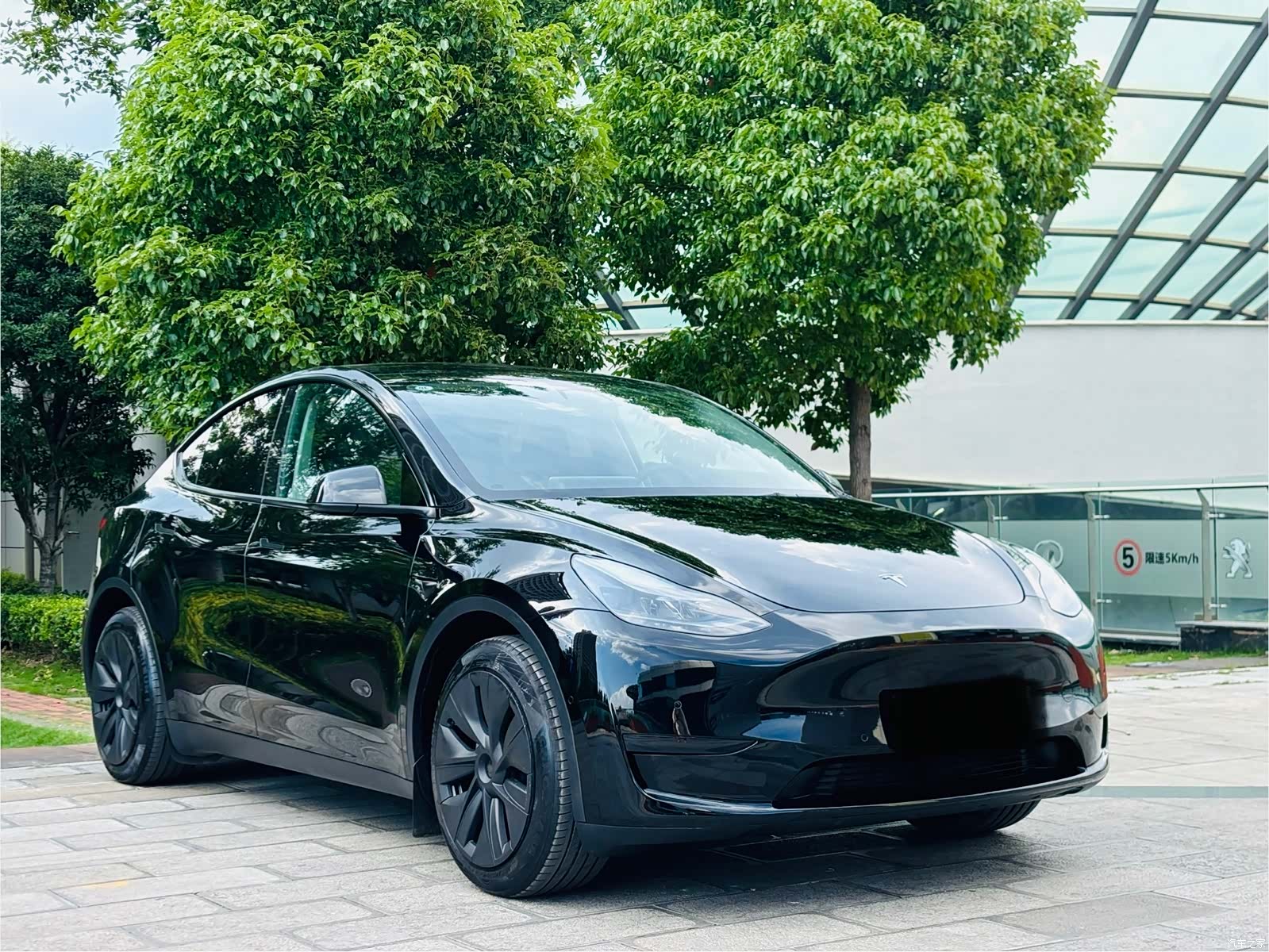 Tesla Model Y, 2024 3