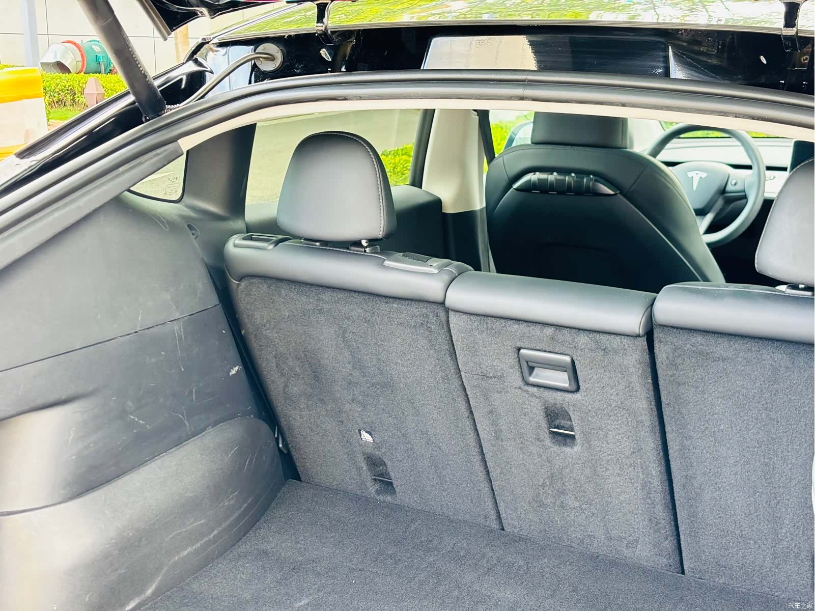 Tesla Model Y, 2024 16