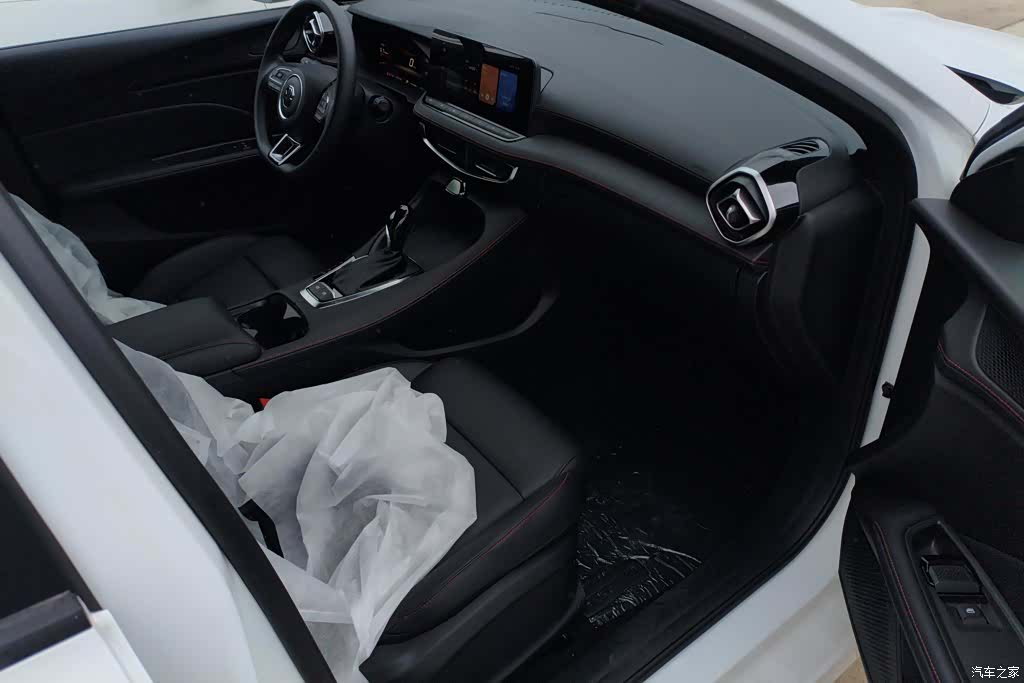 MG MG5, 2026 8