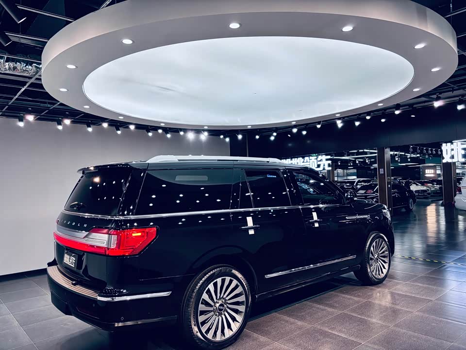 Lincoln Navigator