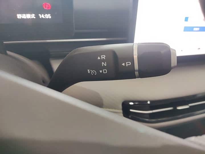 Bestune yue yi 03 2025 565km zhen xiang ban