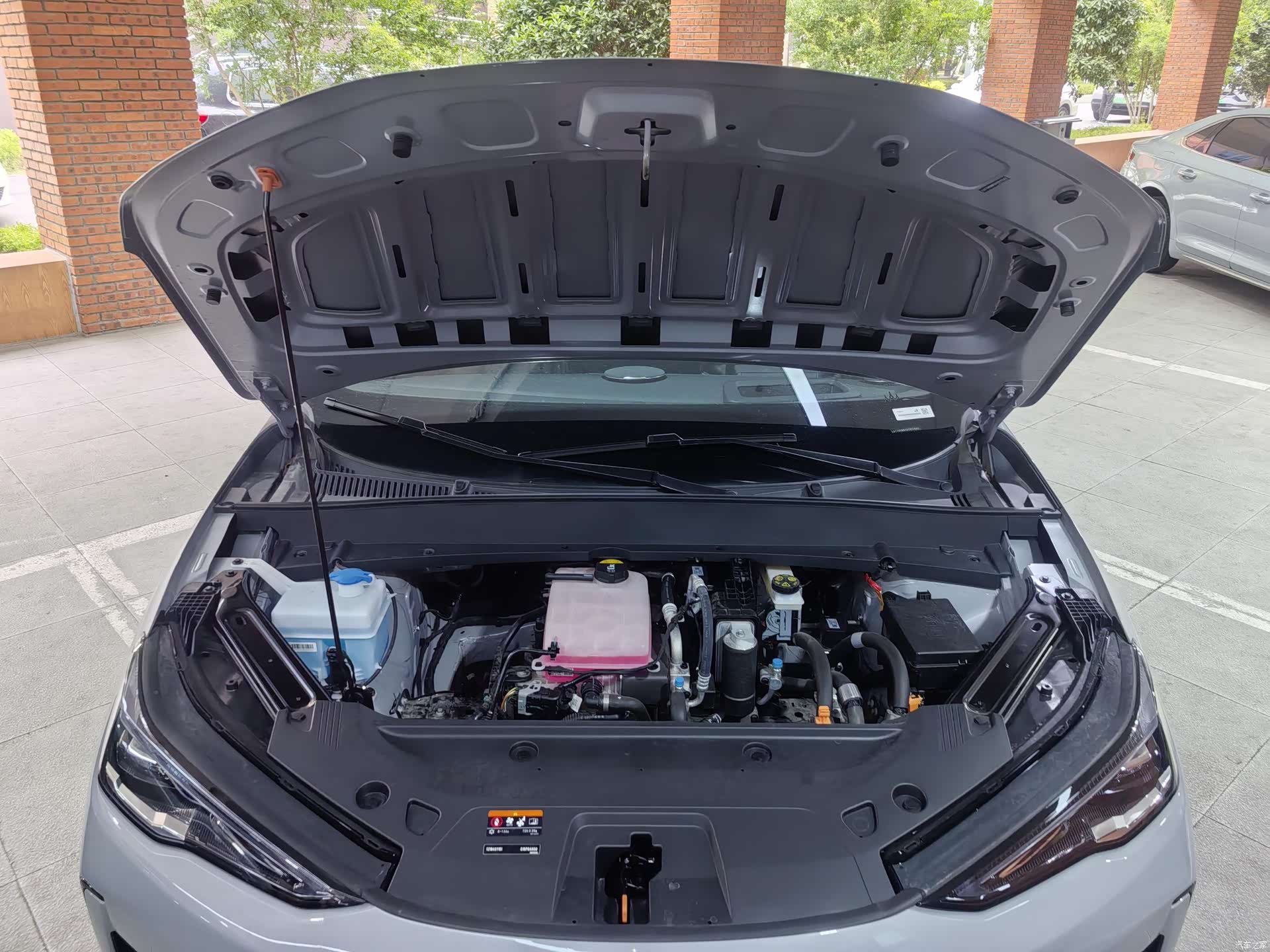 Geely Galaxy E5, 2025 19