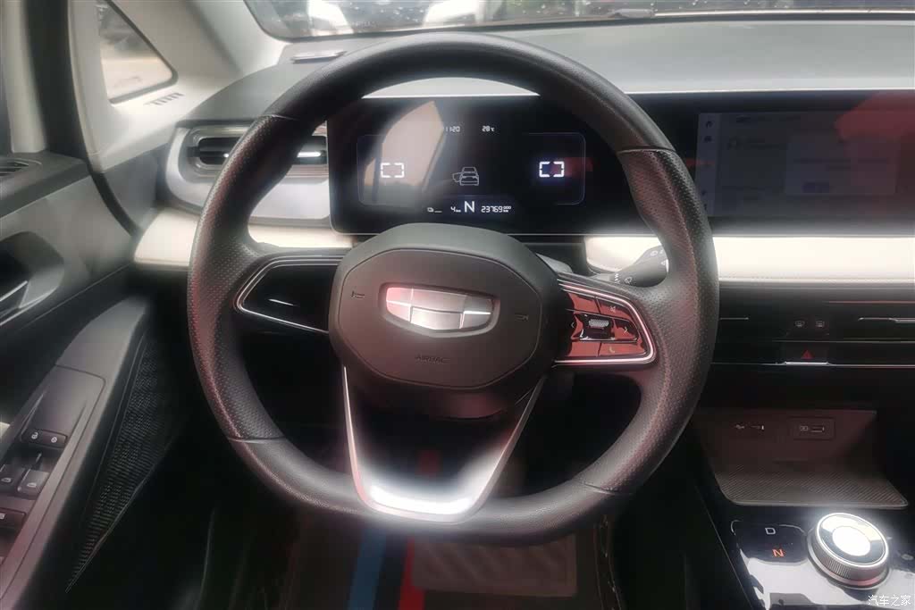 Geely E, 2024 15
