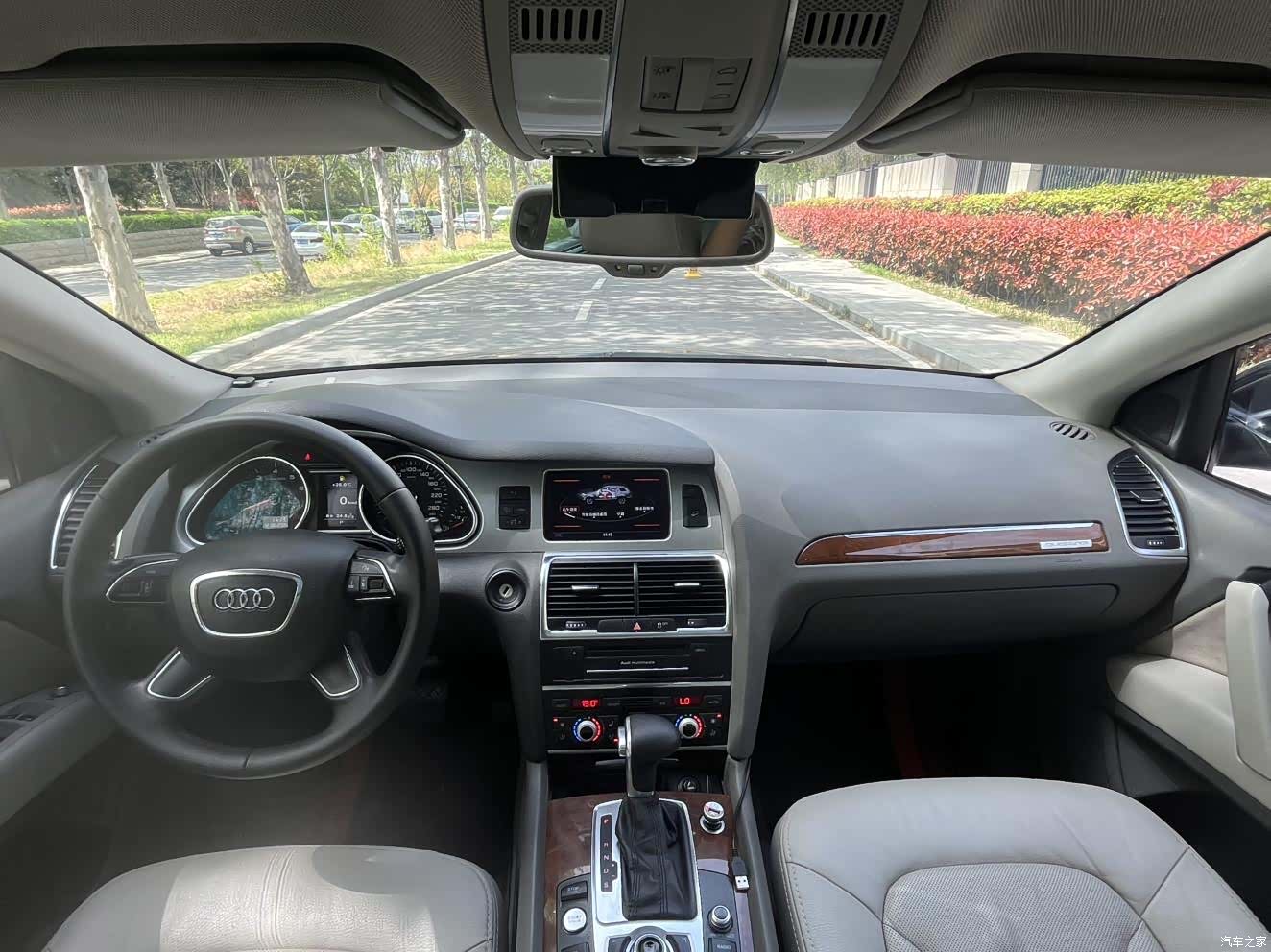 Audi Q7, 2014 8