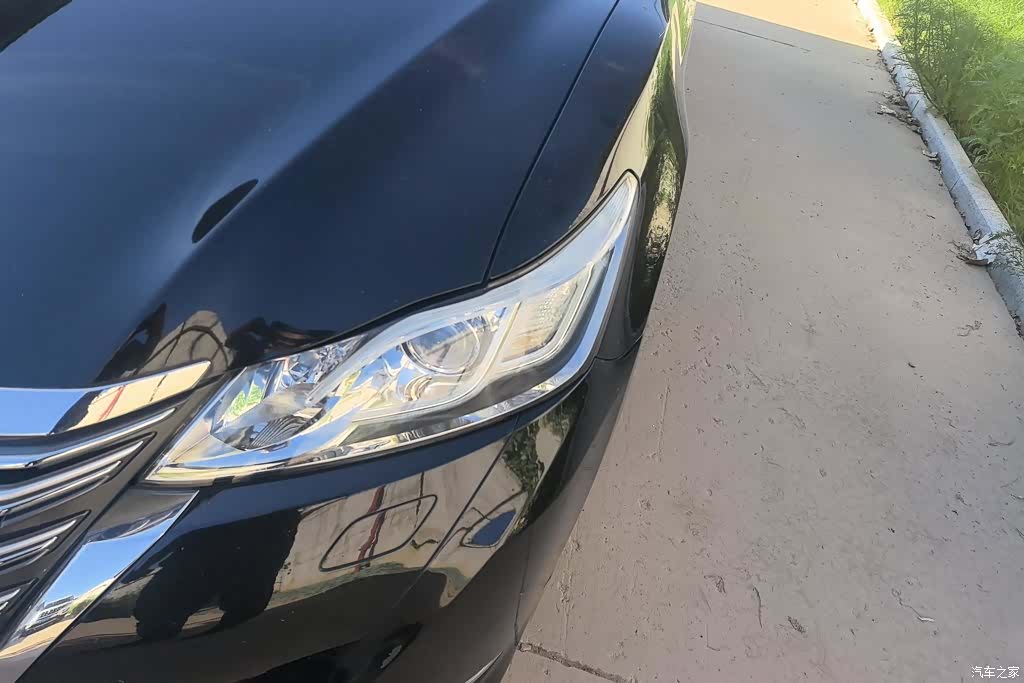 Toyota Crown, 2016 все фото