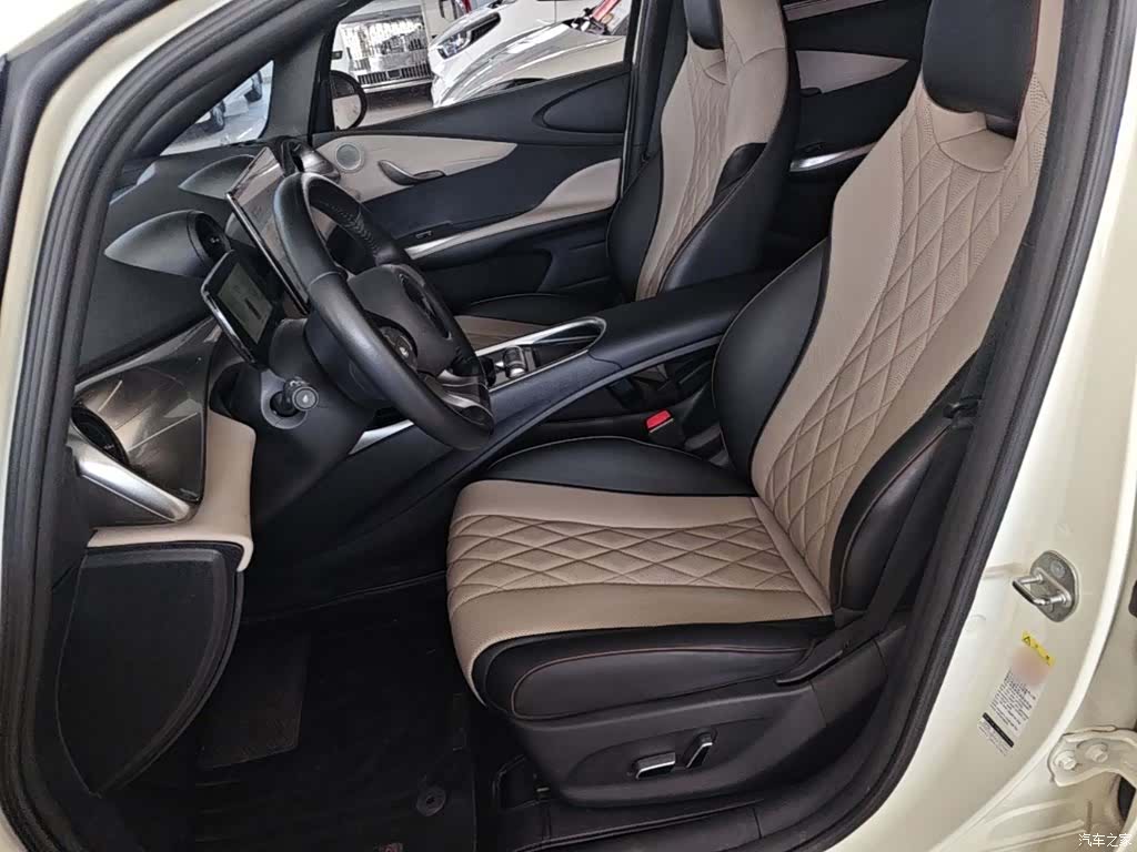 BYD Dolphin, 2023 15