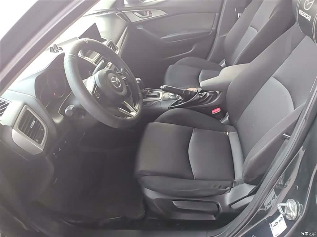 Mazda Mazda3, 2018 15