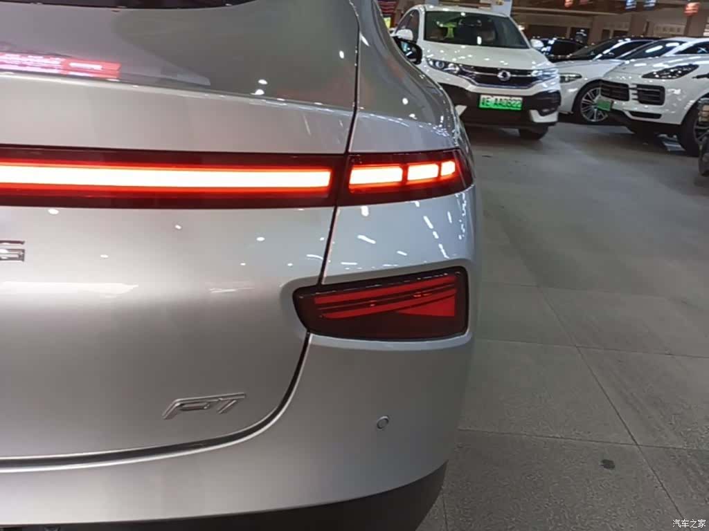 Xpeng P7, 2021 8