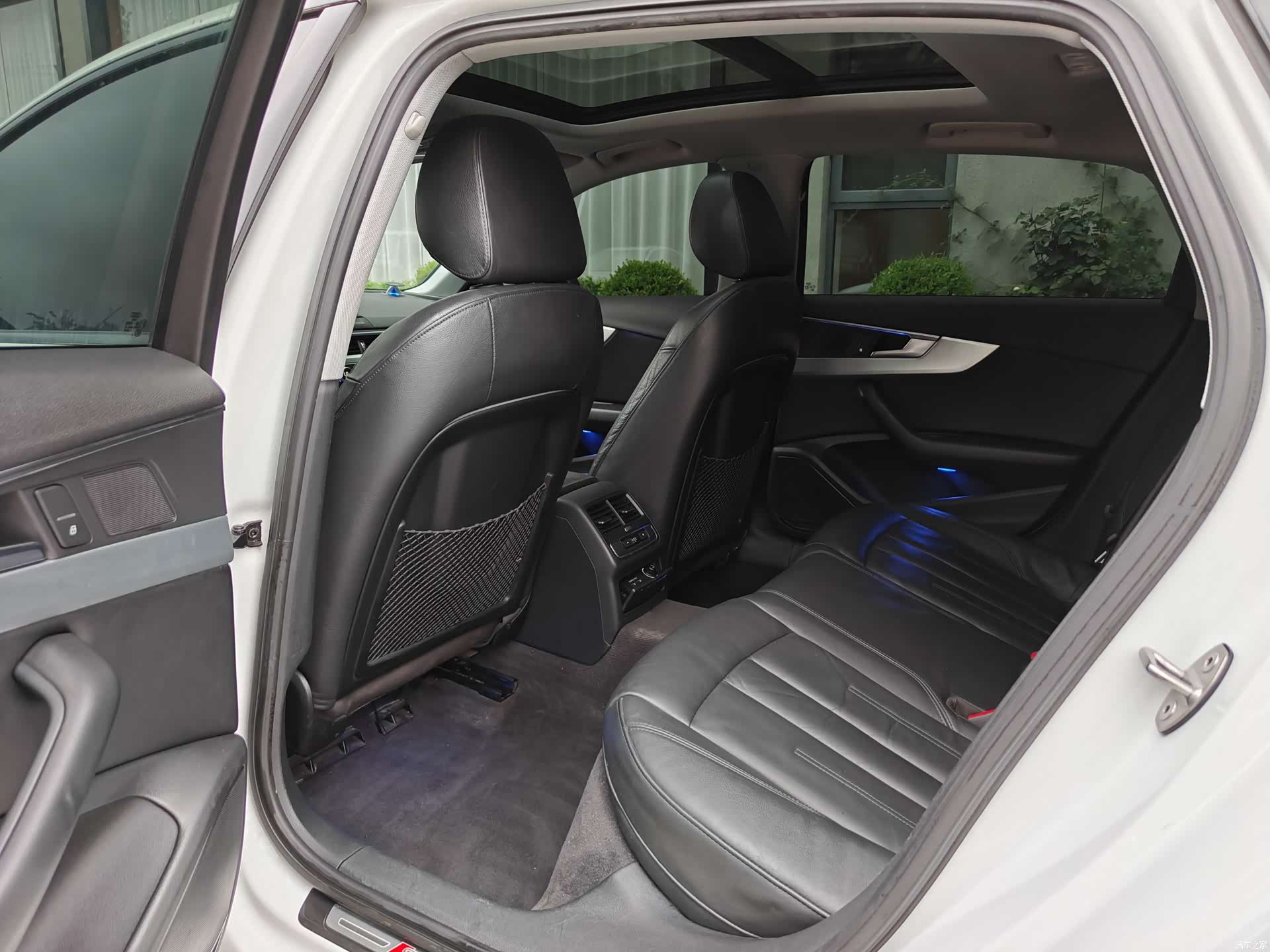Audi A4L, 2019 7