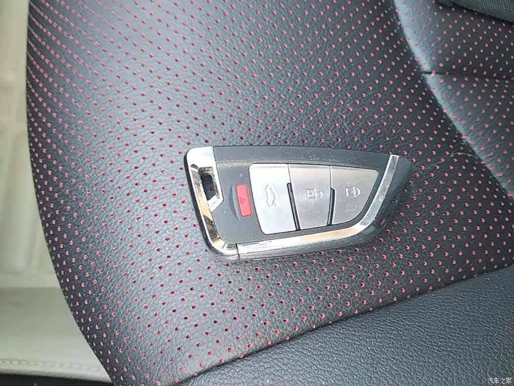 Wuling 560, 2016 9