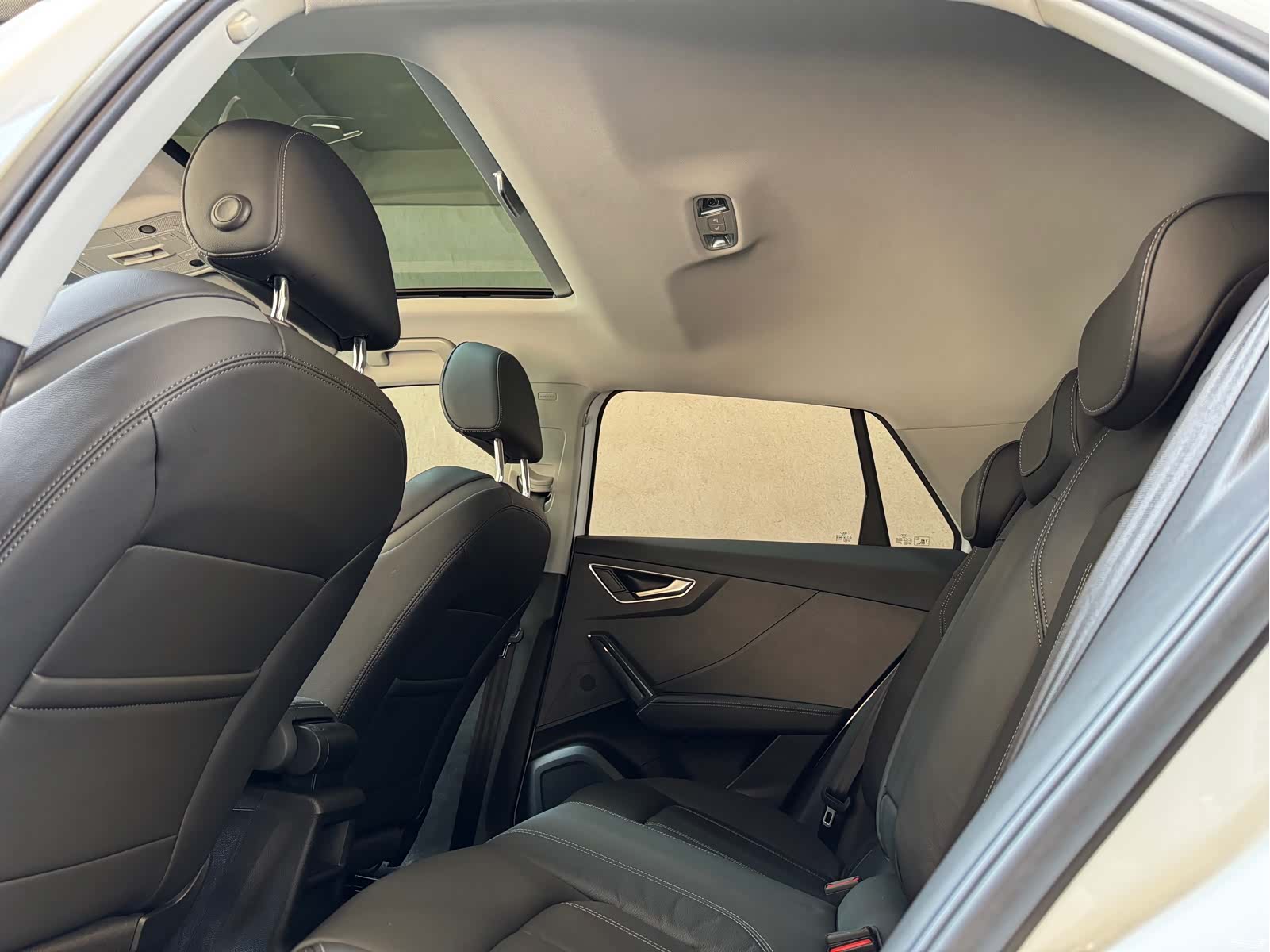Audi Q2L, 2023 16