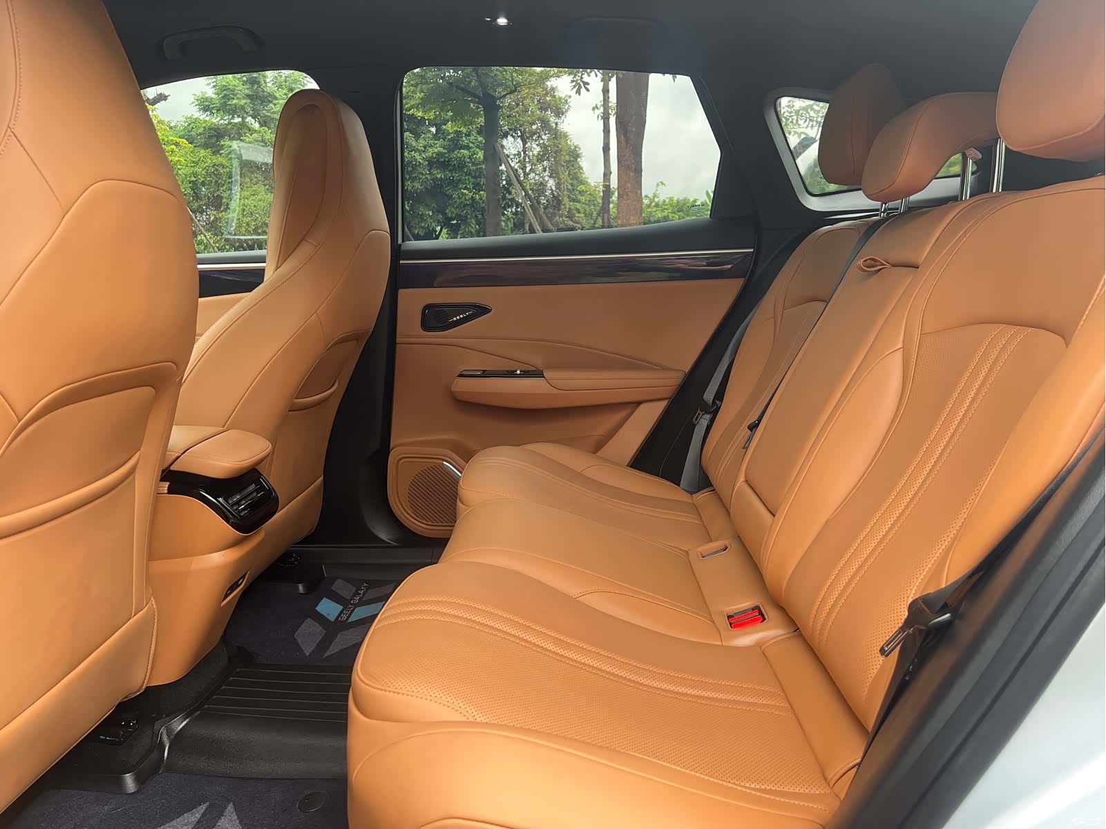 Geely Galaxy L7, 2025 13