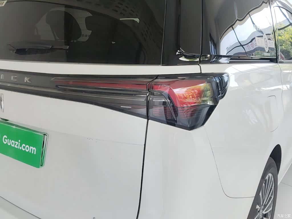 Buick GL8, 2025 8