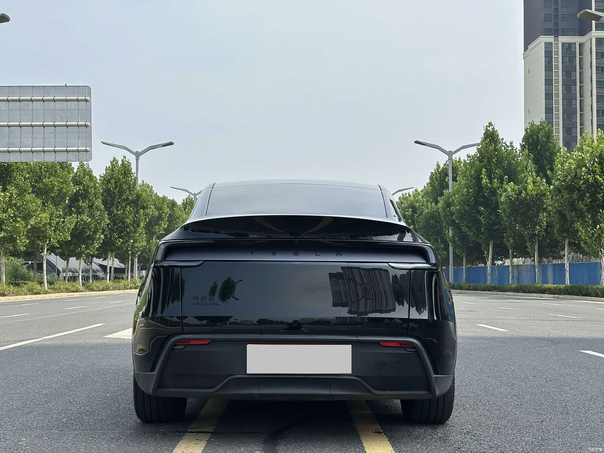 Tesla Model Y, 2026 9