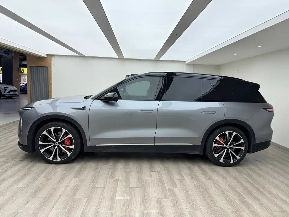 NIO ES8