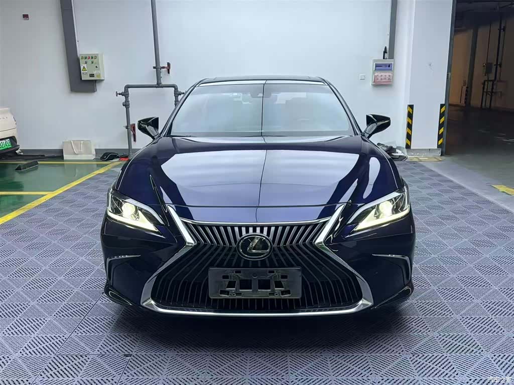 Lexus ES, 2019 2