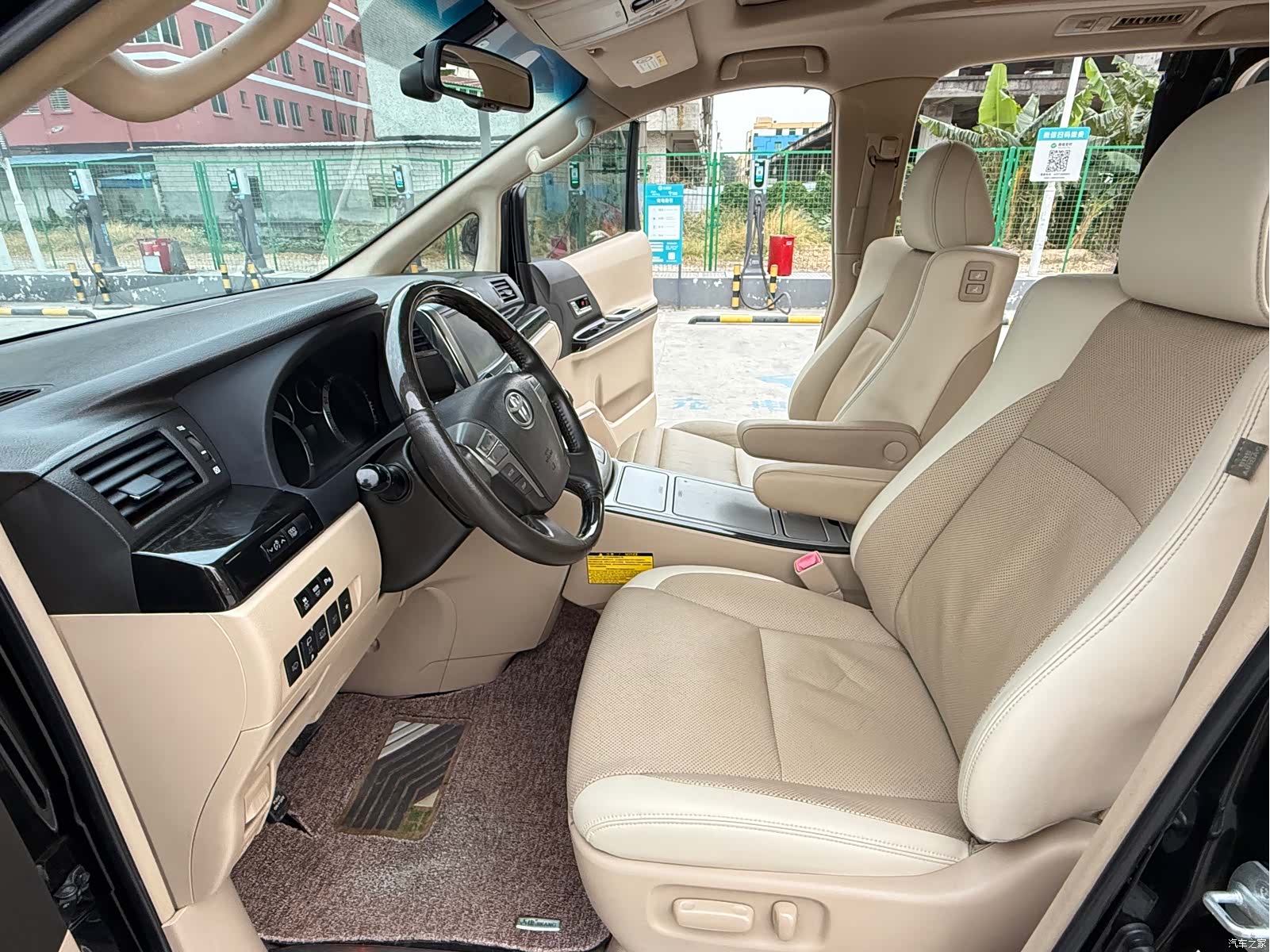 Toyota Alphard, 2014 4