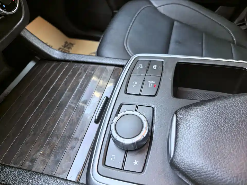 Mercedes-Benz M class