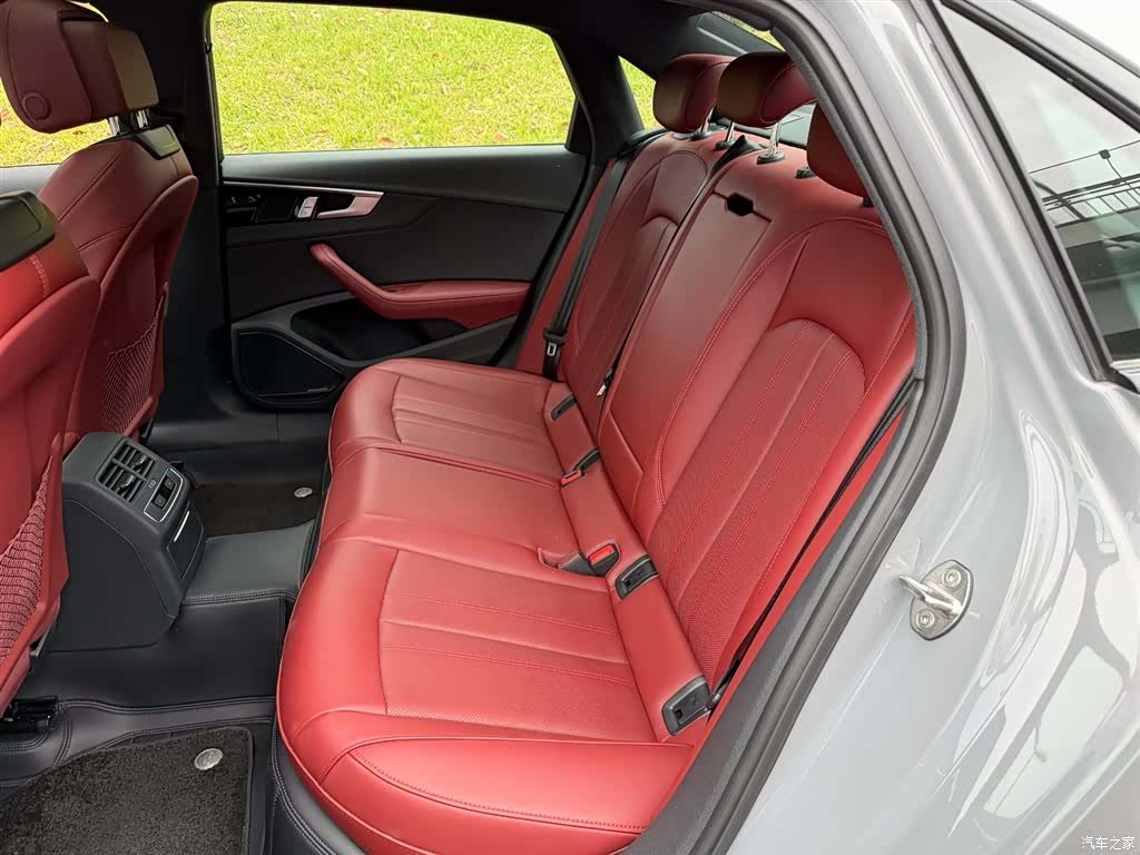 Audi A4L, 2025 10