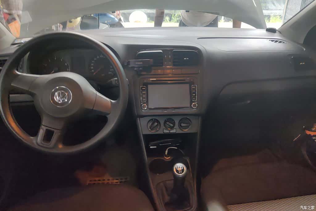 Volkswagen Polo, 2014 12