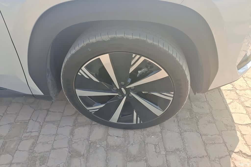 Geely Boyue, 2023 6