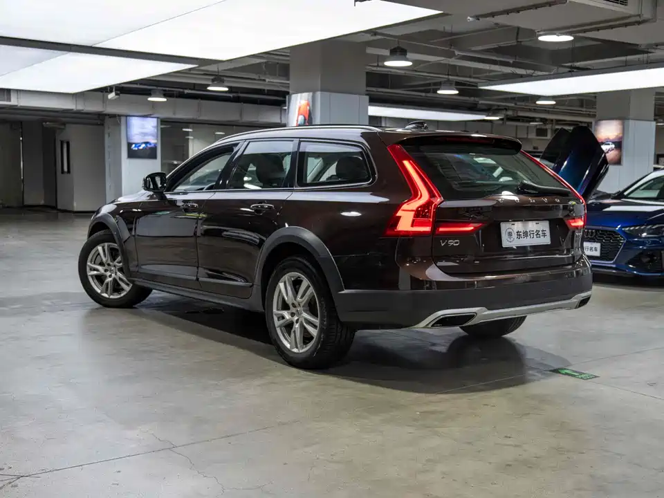 Volvo V90