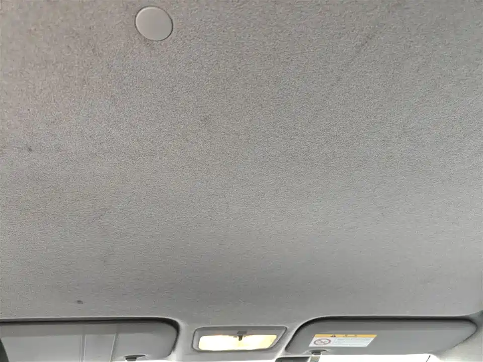 Toyota YARiS L to enjoy