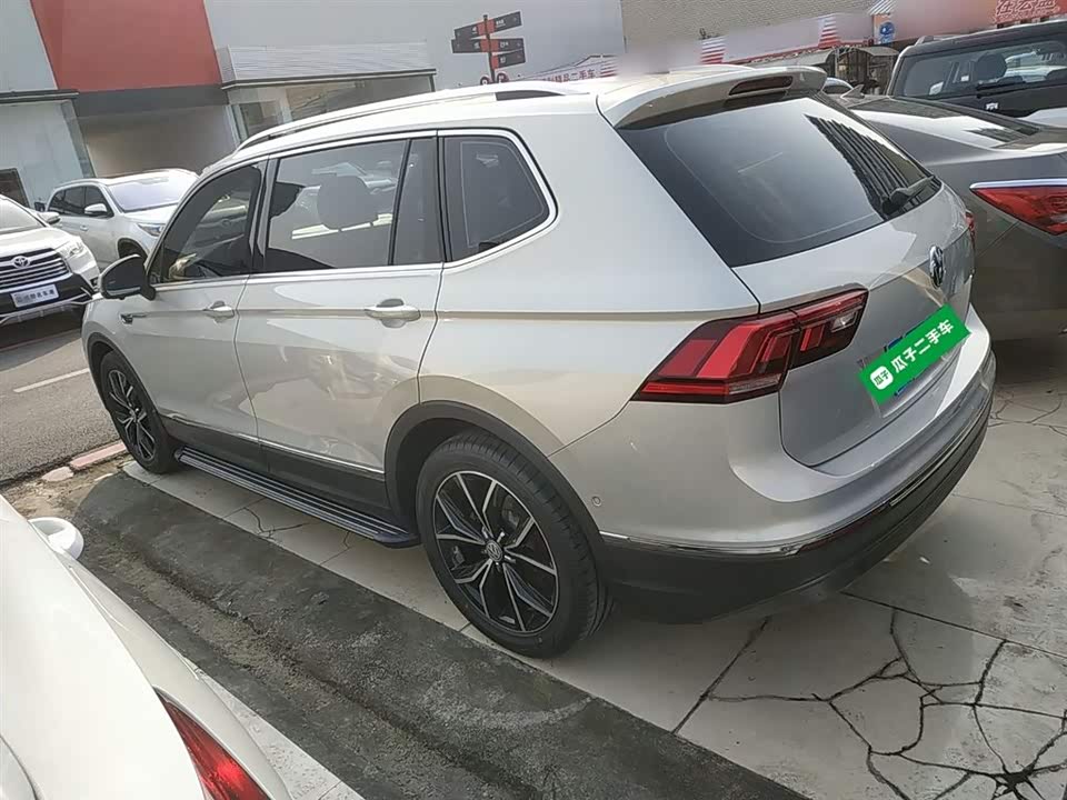 Volkswagen Tiguan L