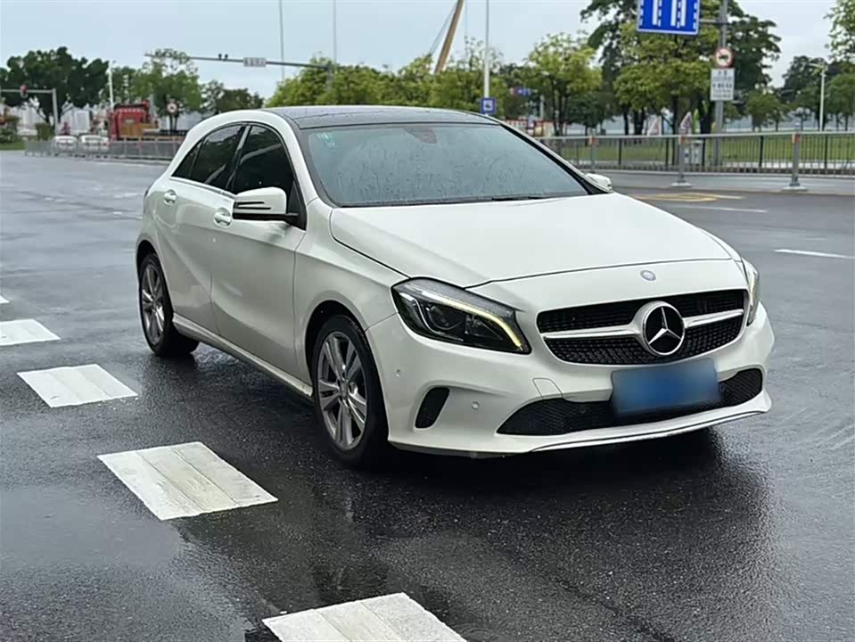 Mercedes-Benz Class A Mercedes-Benz Class A