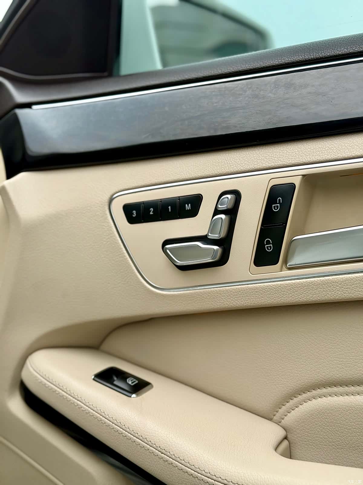 Mercedes-Benz E-Class, 2016 24