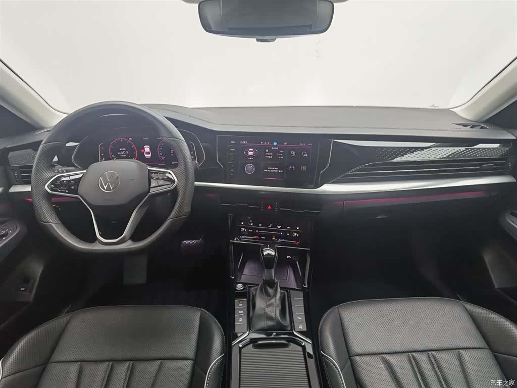 Volkswagen Passat, 2023 все фото