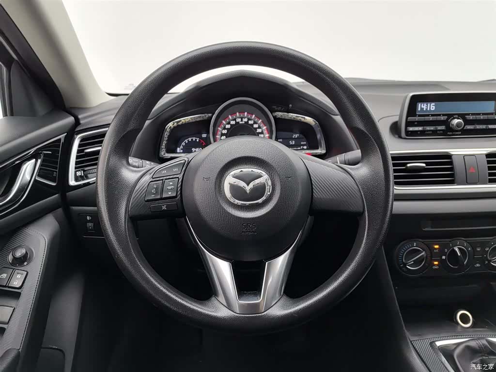Mazda Mazda3, 2016 11