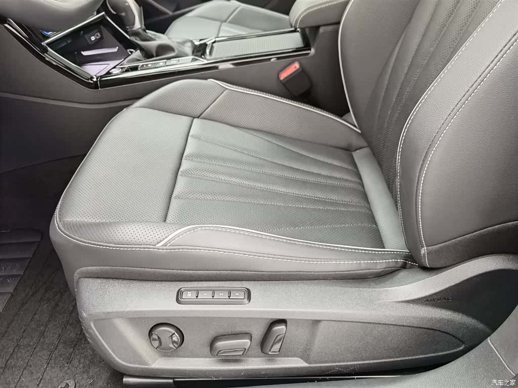 Volkswagen Passat, 2023 20