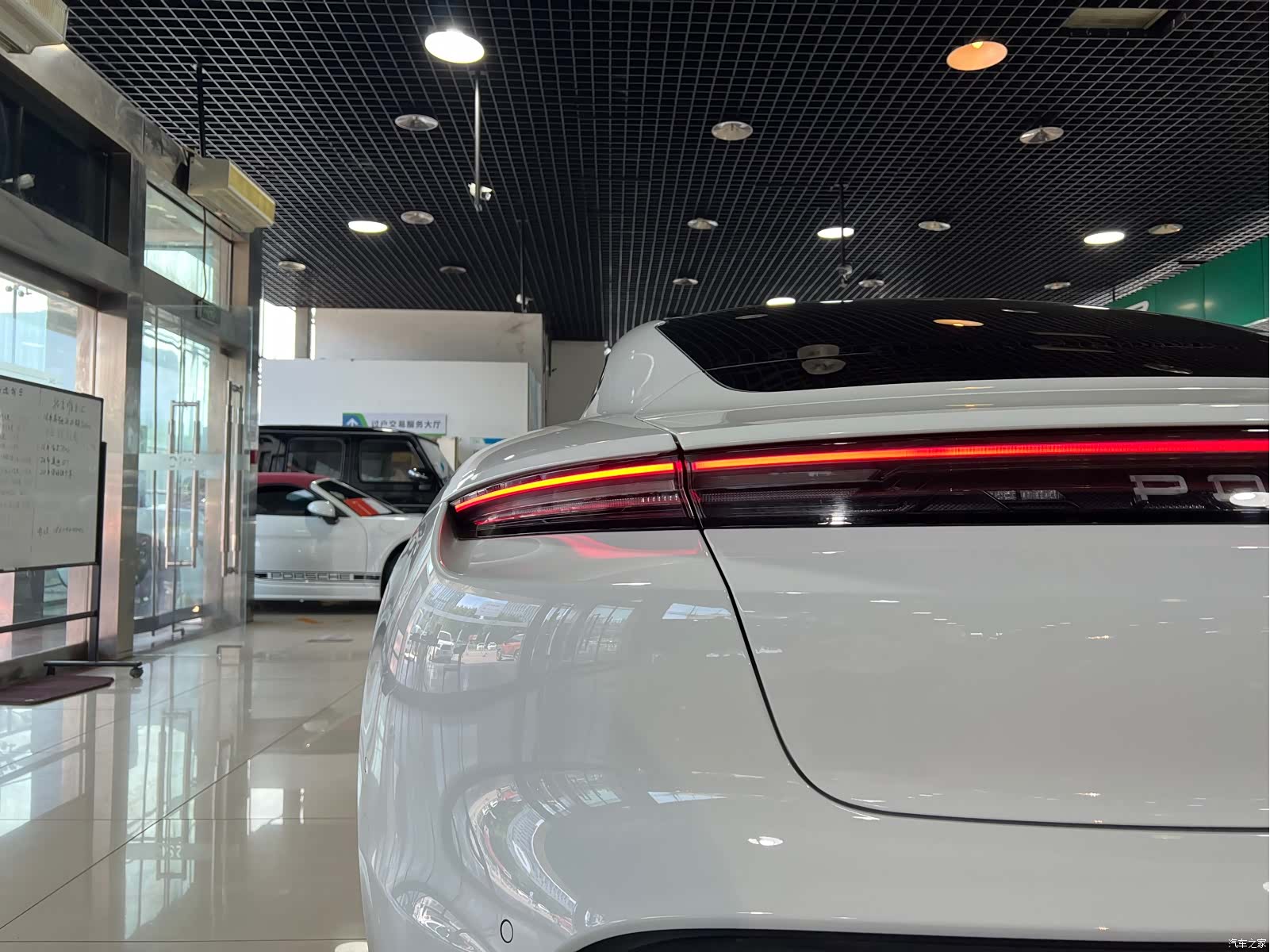 Porsche Taycan, 2025 10