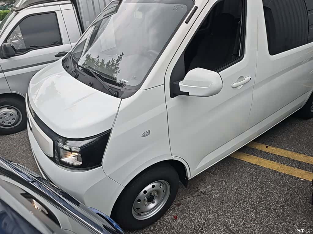 Changan EM80, 2025 3