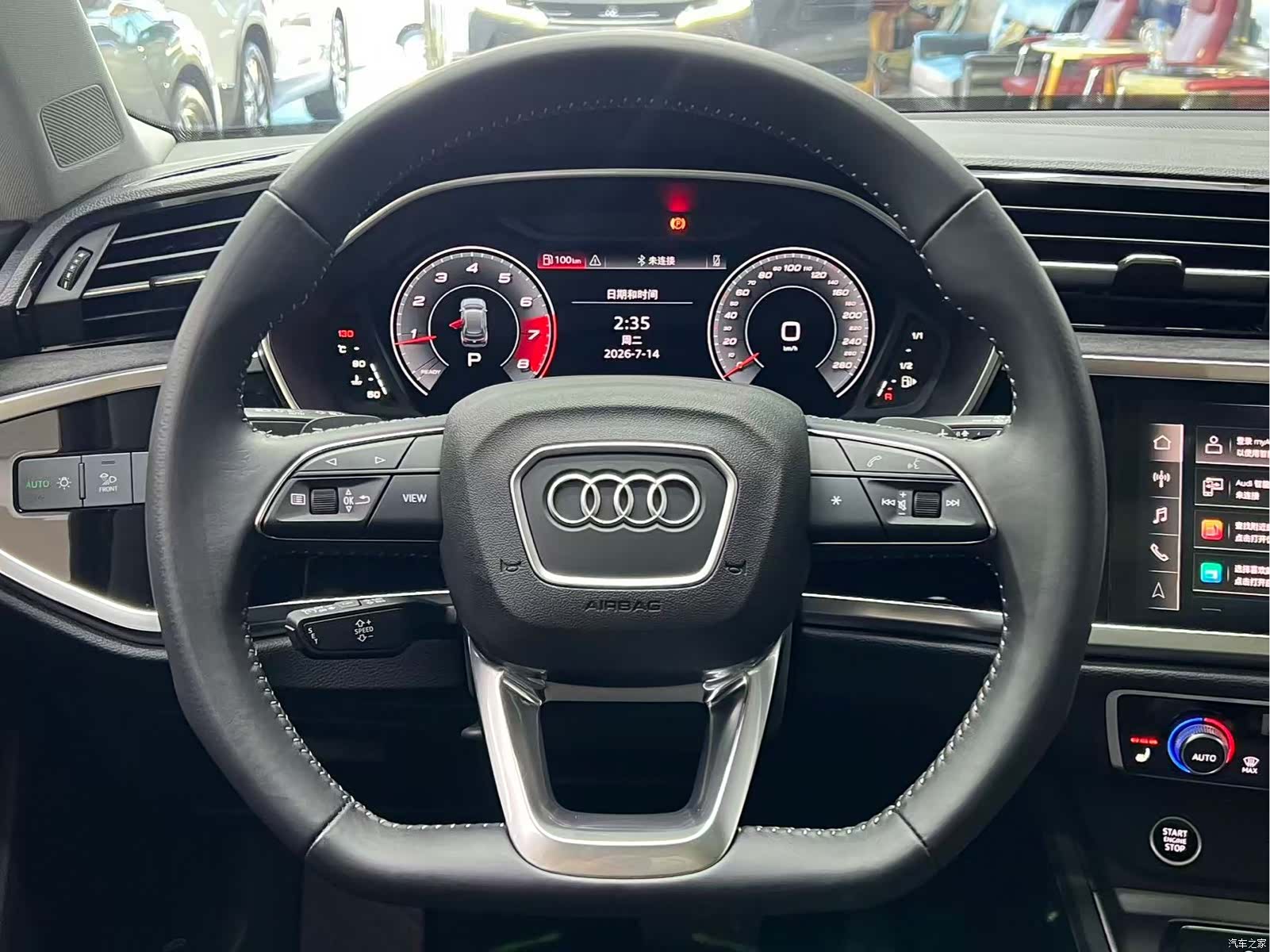 Audi Q3, 2022 10