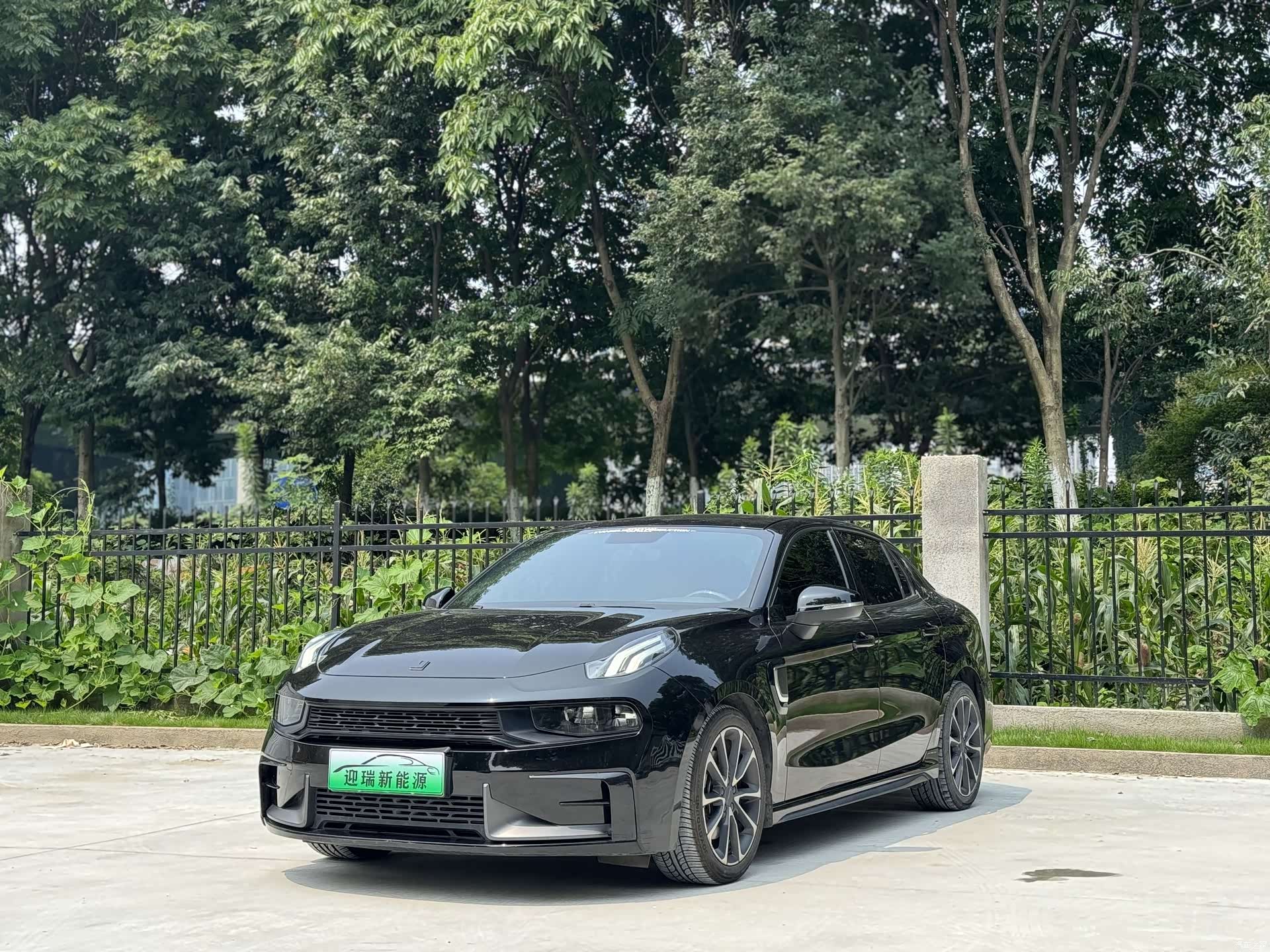 Lynk & Co 02