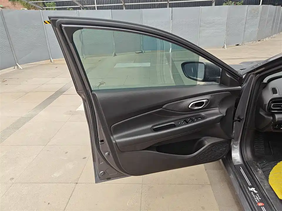 Trumpchi Shadow Leopard